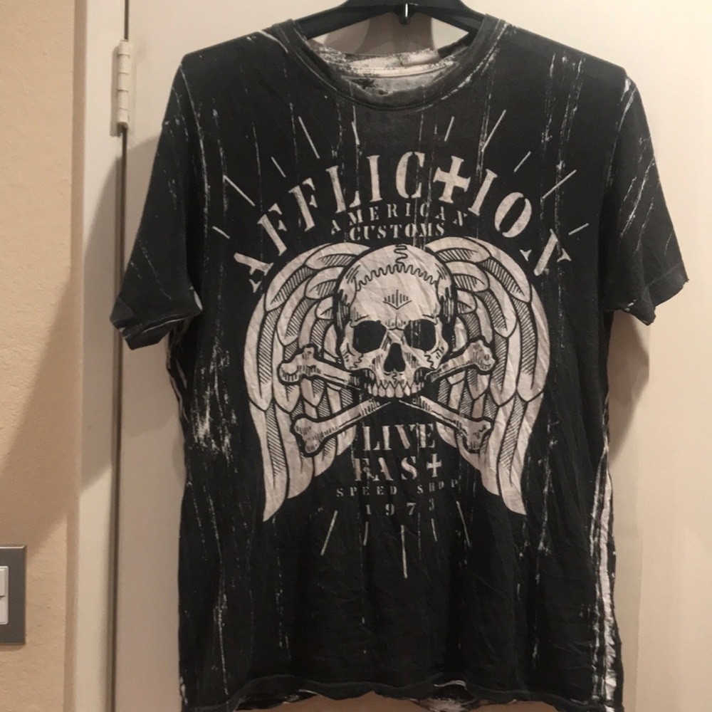 Men’s Affliction shirt